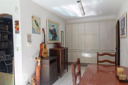 Casa à venda com 175m², 4 quartos e 4 vagas Casa à venda com 175m², 4 quartos e 4 vagasLavanderia