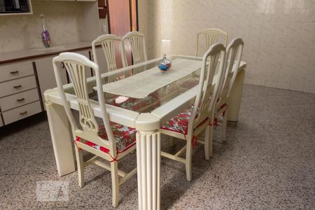 Casa à venda com 175m², 4 quartos e 4 vagas Casa à venda com 175m², 4 quartos e 4 vagasCozinha