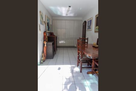 Casa à venda com 175m², 4 quartos e 4 vagas Casa à venda com 175m², 4 quartos e 4 vagasLavanderia