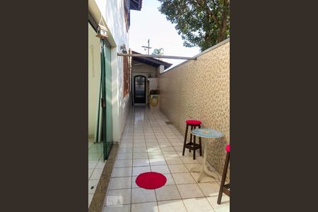 Casa à venda com 175m², 4 quartos e 4 vagas Casa à venda com 175m², 4 quartos e 4 vagasLavanderia