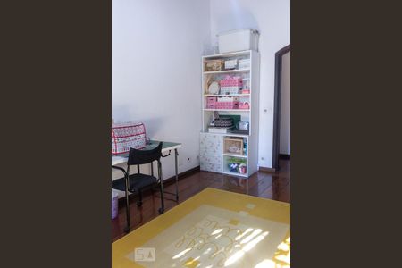 Casa à venda com 175m², 4 quartos e 4 vagas Casa à venda com 175m², 4 quartos e 4 vagasQuarto 2