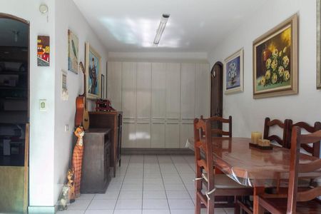 Casa à venda com 175m², 4 quartos e 4 vagas Casa à venda com 175m², 4 quartos e 4 vagasLavanderia