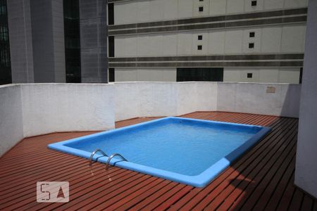 Studio para alugar com 50m², 1 quarto e 1 vaga Studio para alugar com 50m², 1 quarto e 1 vagaPiscina