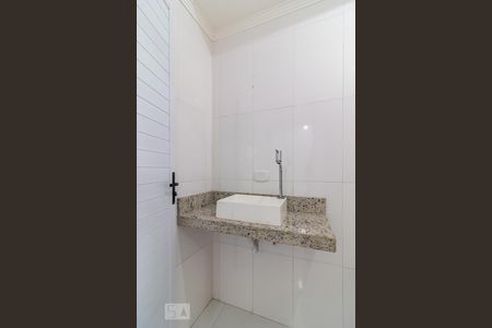 Banheiro de apartamento à venda com 1 quarto, 30m² em Vila Ivone, São Paulo