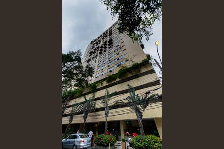 Apartamento para alugar com 85m², 2 quartos e 1 vagaFachada