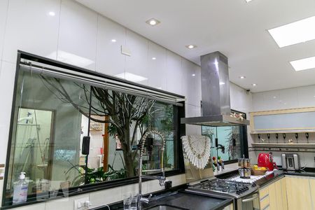 Casa à venda com 369m², 5 quartos e 4 vagas Casa à venda com 369m², 5 quartos e 4 vagasCozinha