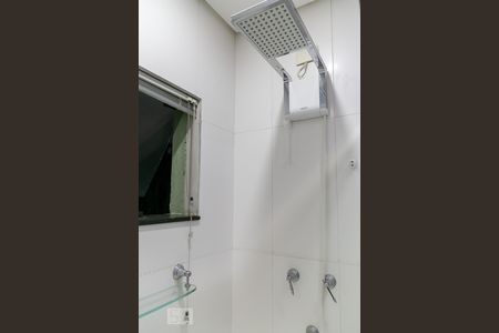 Casa à venda com 369m², 5 quartos e 4 vagas Casa à venda com 369m², 5 quartos e 4 vagasBanheiro