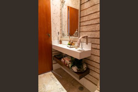 Casa à venda com 369m², 5 quartos e 4 vagas Casa à venda com 369m², 5 quartos e 4 vagasLavabo