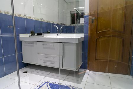 Casa à venda com 369m², 5 quartos e 4 vagas Casa à venda com 369m², 5 quartos e 4 vagasBanheiro suíte 2