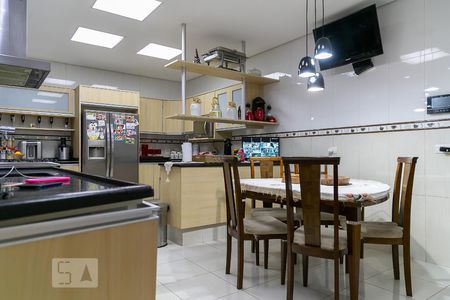 Casa à venda com 369m², 5 quartos e 4 vagas Casa à venda com 369m², 5 quartos e 4 vagasCozinha