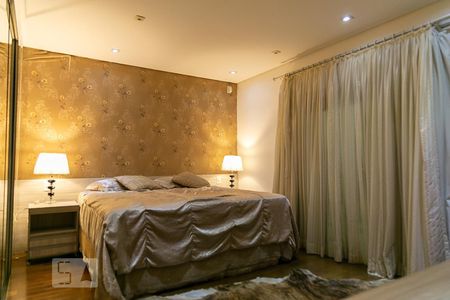 Casa à venda com 369m², 5 quartos e 4 vagas Casa à venda com 369m², 5 quartos e 4 vagasSuíte 2