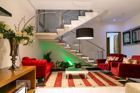 Casa à venda com 369m², 5 quartos e 4 vagas Casa à venda com 369m², 5 quartos e 4 vagasSala