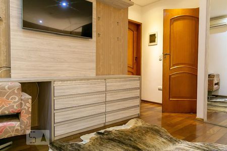 Casa à venda com 369m², 5 quartos e 4 vagas Casa à venda com 369m², 5 quartos e 4 vagasSuíte 2