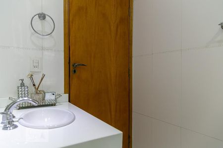 Casa à venda com 369m², 5 quartos e 4 vagas Casa à venda com 369m², 5 quartos e 4 vagasBanheiro