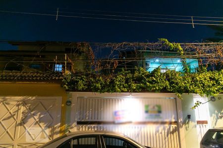 Casa à venda com 369m², 5 quartos e 4 vagas Casa à venda com 369m², 5 quartos e 4 vagasFachada