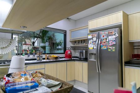 Casa à venda com 369m², 5 quartos e 4 vagas Casa à venda com 369m², 5 quartos e 4 vagasCozinha