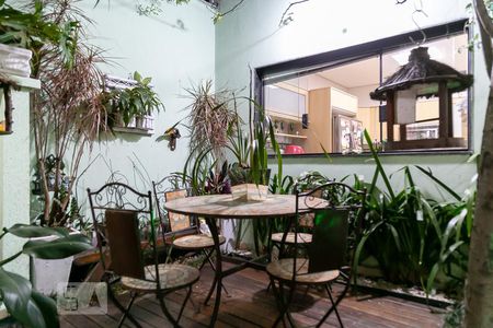 Casa à venda com 369m², 5 quartos e 4 vagas Casa à venda com 369m², 5 quartos e 4 vagasQuintal fundos