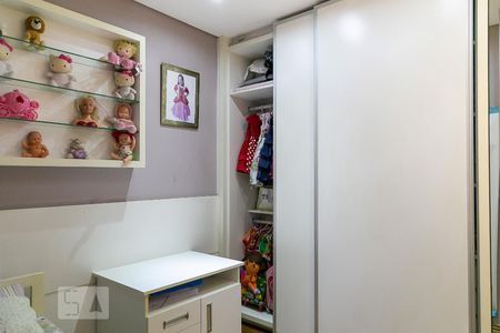 Casa à venda com 369m², 5 quartos e 4 vagas Casa à venda com 369m², 5 quartos e 4 vagasQuarto 2