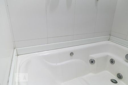 Casa à venda com 369m², 5 quartos e 4 vagas Casa à venda com 369m², 5 quartos e 4 vagasBanheiro