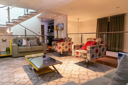 Casa à venda com 369m², 5 quartos e 4 vagas Casa à venda com 369m², 5 quartos e 4 vagasSala tv