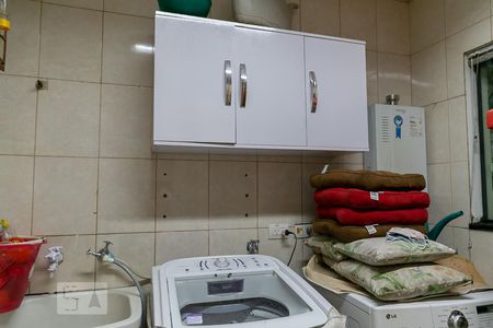 Casa à venda com 369m², 5 quartos e 4 vagas Casa à venda com 369m², 5 quartos e 4 vagasLavanderia