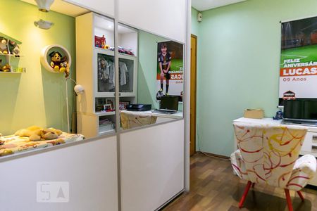 Casa à venda com 369m², 5 quartos e 4 vagas Casa à venda com 369m², 5 quartos e 4 vagasQuarto 1