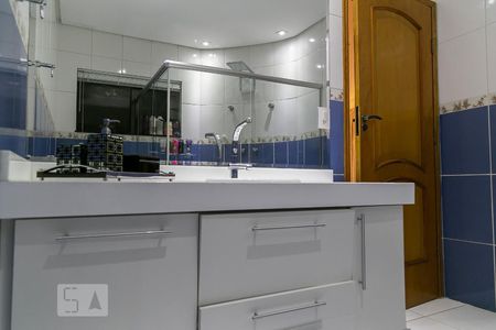 Casa à venda com 369m², 5 quartos e 4 vagas Casa à venda com 369m², 5 quartos e 4 vagasBanheiro suíte 2