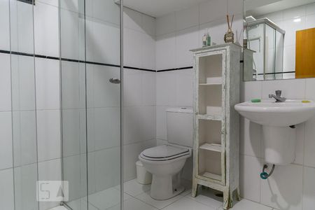 Casa à venda com 369m², 5 quartos e 4 vagas Casa à venda com 369m², 5 quartos e 4 vagasBanheiro suíte 3