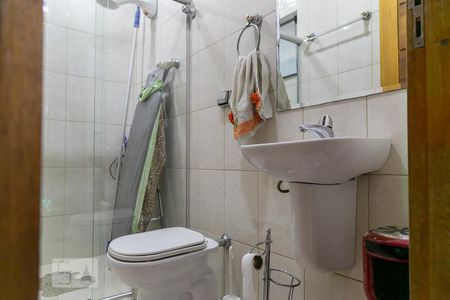 Casa à venda com 369m², 5 quartos e 4 vagas Casa à venda com 369m², 5 quartos e 4 vagasBanheiro lavanderia