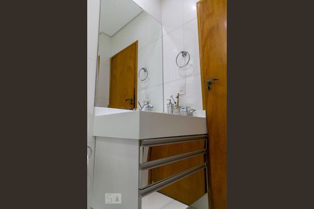 Casa à venda com 369m², 5 quartos e 4 vagas Casa à venda com 369m², 5 quartos e 4 vagasBanheiro