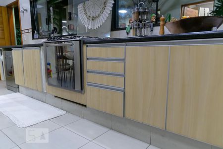 Casa à venda com 369m², 5 quartos e 4 vagas Casa à venda com 369m², 5 quartos e 4 vagasCozinha