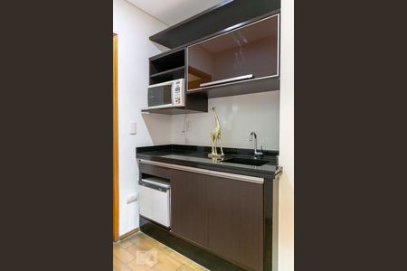 Casa à venda com 369m², 5 quartos e 4 vagas Casa à venda com 369m², 5 quartos e 4 vagasApoio suíte 2