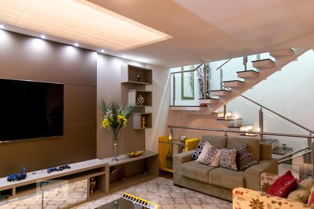 Casa à venda com 369m², 5 quartos e 4 vagas Casa à venda com 369m², 5 quartos e 4 vagasSala tv