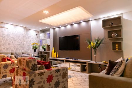 Casa à venda com 369m², 5 quartos e 4 vagas Casa à venda com 369m², 5 quartos e 4 vagasSala tv