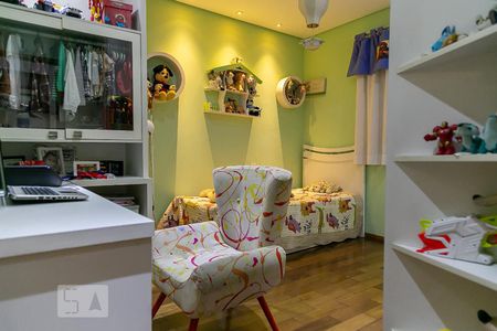 Casa à venda com 369m², 5 quartos e 4 vagas Casa à venda com 369m², 5 quartos e 4 vagasQuarto 1