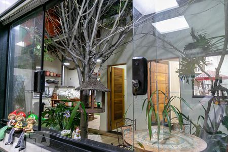 Casa à venda com 369m², 5 quartos e 4 vagas Casa à venda com 369m², 5 quartos e 4 vagasVista cozinha