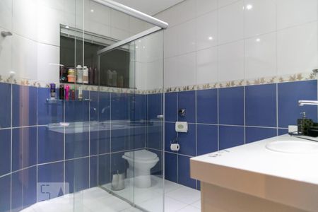 Casa à venda com 369m², 5 quartos e 4 vagas Casa à venda com 369m², 5 quartos e 4 vagasBanheiro suíte 2