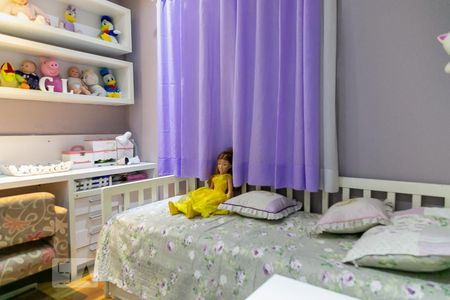 Casa à venda com 369m², 5 quartos e 4 vagas Casa à venda com 369m², 5 quartos e 4 vagasQuarto 2