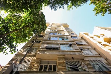 Apartamento à venda com 45m², 1 quarto e sem vagaFachada 