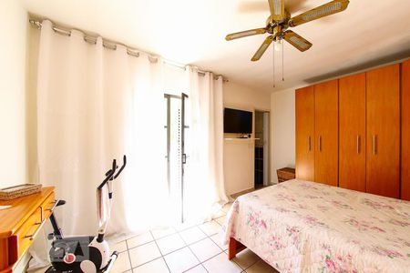 Casa à venda com 225m², 3 quartos e 2 vagasSuite