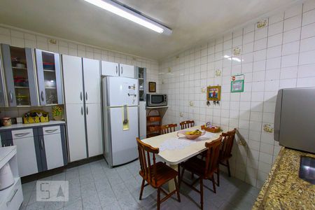Casa à venda com 225m², 3 quartos e 2 vagasCozinha