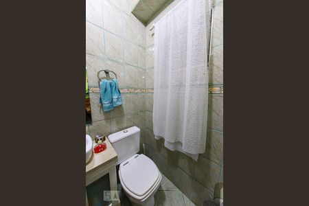 Casa à venda com 225m², 3 quartos e 2 vagasLavabo