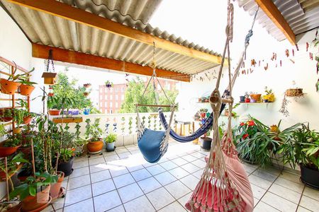 Casa à venda com 225m², 3 quartos e 2 vagasVaranda