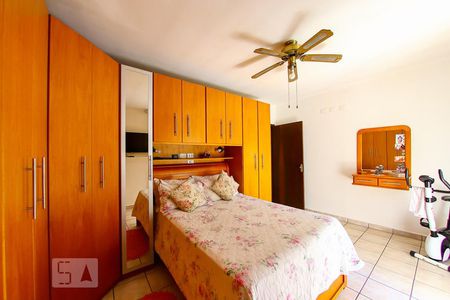 Casa à venda com 225m², 3 quartos e 2 vagasSuite
