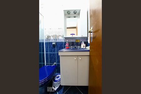 Casa à venda com 225m², 3 quartos e 2 vagasBanheiro 