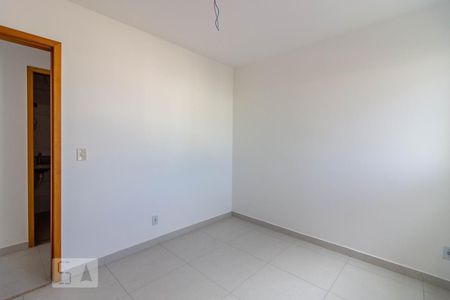 Quarto 1 de apartamento para alugar com 2 quartos, 70m² em Vila Valqueire, Rio de Janeiro