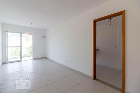 Sala de apartamento para alugar com 2 quartos, 70m² em Vila Valqueire, Rio de Janeiro