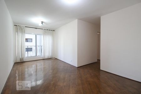 Sala de apartamento para alugar com 2 quartos, 75m² em Vila Olímpia, São Paulo