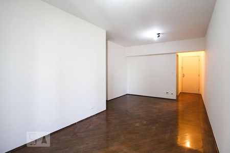 Sala de apartamento para alugar com 2 quartos, 75m² em Vila Olímpia, São Paulo