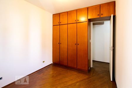 Quarto 1 de apartamento para alugar com 2 quartos, 75m² em Vila Olímpia, São Paulo